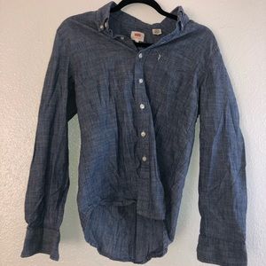 Men’s Levi’s shirt